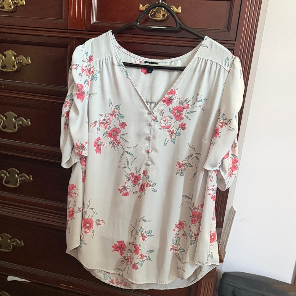 Torrid Floral V-Neck Blouse - White and Pink